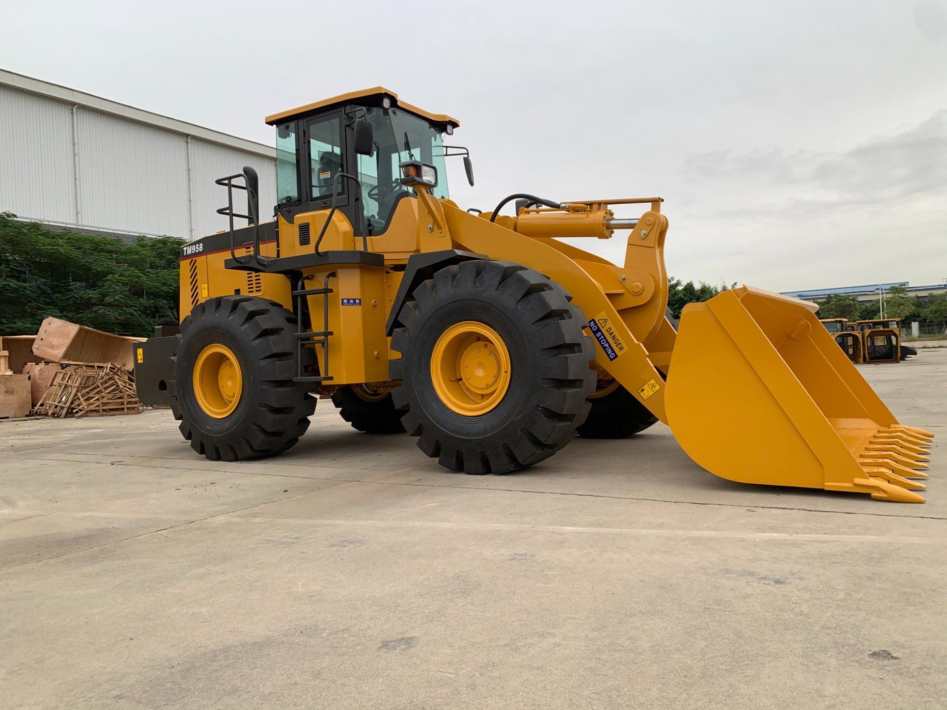 5ton Wheel Loader with 3.0cbm Bucket Capacity