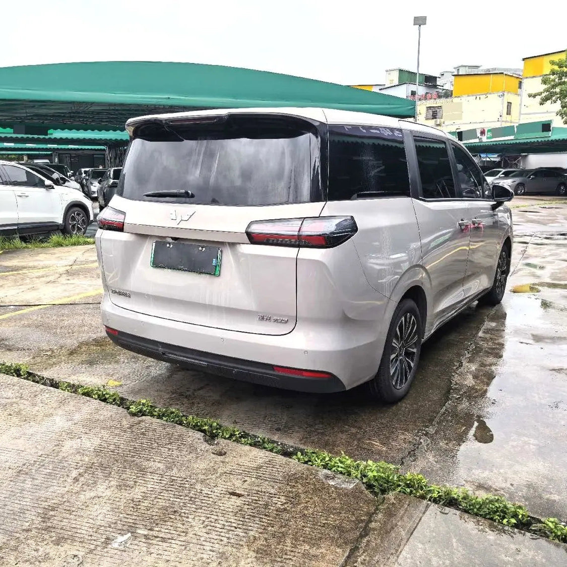 Wuling Xingguang 730，2025 , 5,600km used，500km Luxury Variant, Automatic Transmission, USD15900