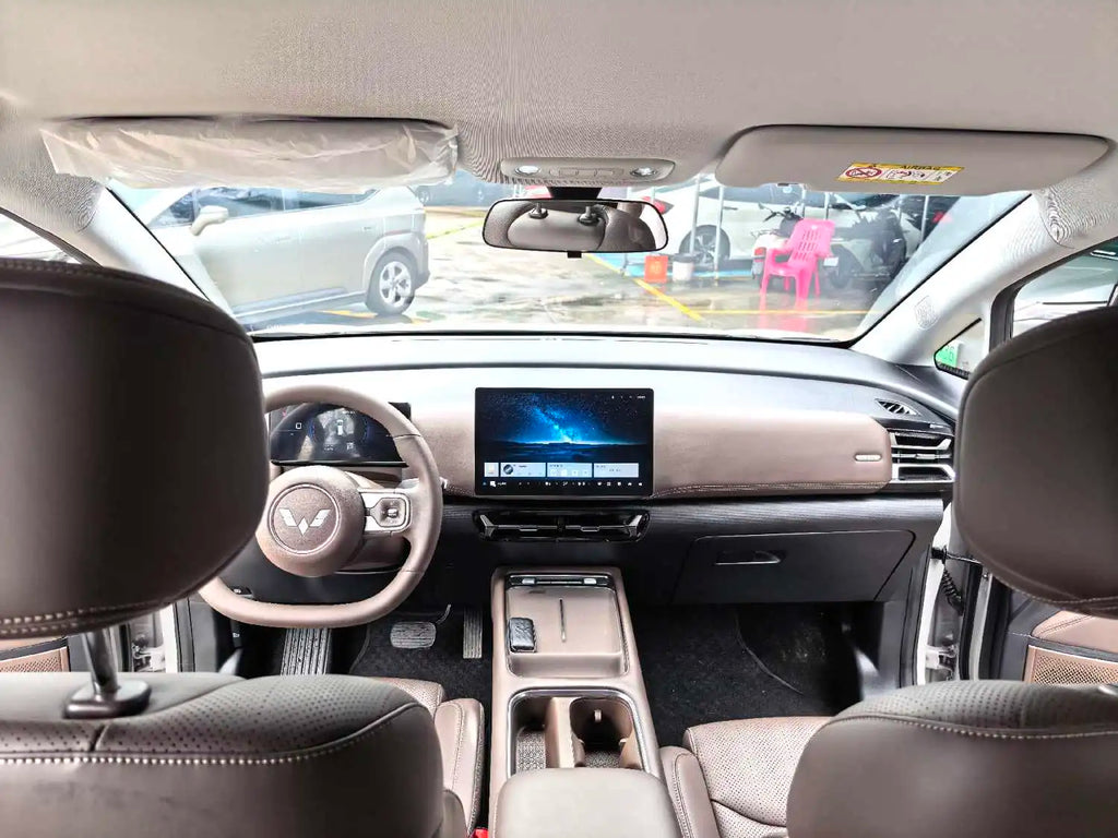 Wuling Xingguang 730，2025 , 5,600km used，500km Luxury Variant, Automatic Transmission, USD15900
