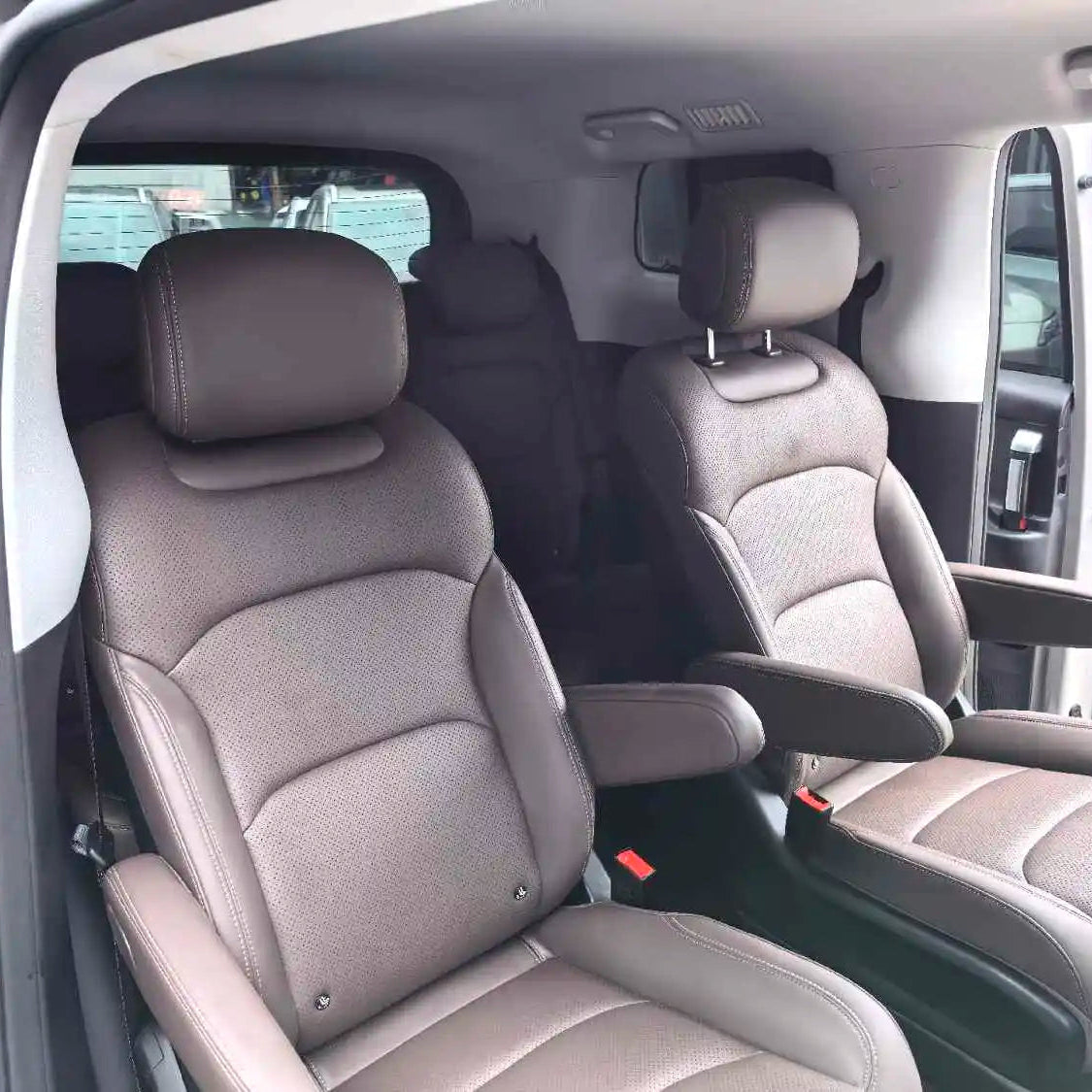 Wuling Xingguang 730，2025 , 5,600km used，500km Luxury Variant, Automatic Transmission, USD15900
