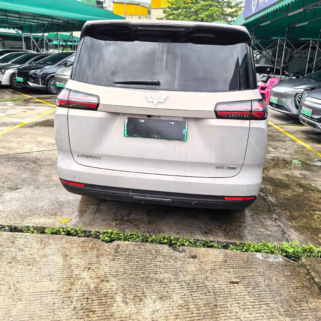 Wuling Xingguang 730，2025 , 5,600km used，500km Luxury Variant, Automatic Transmission, USD15900