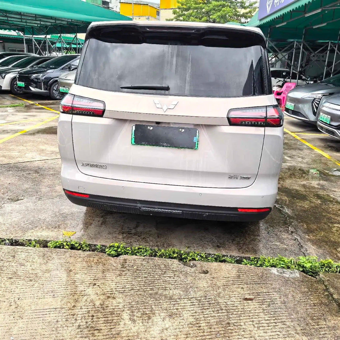 Wuling Xingguang 730，2025 , 5,600km used，500km Luxury Variant, Automatic Transmission, USD15900