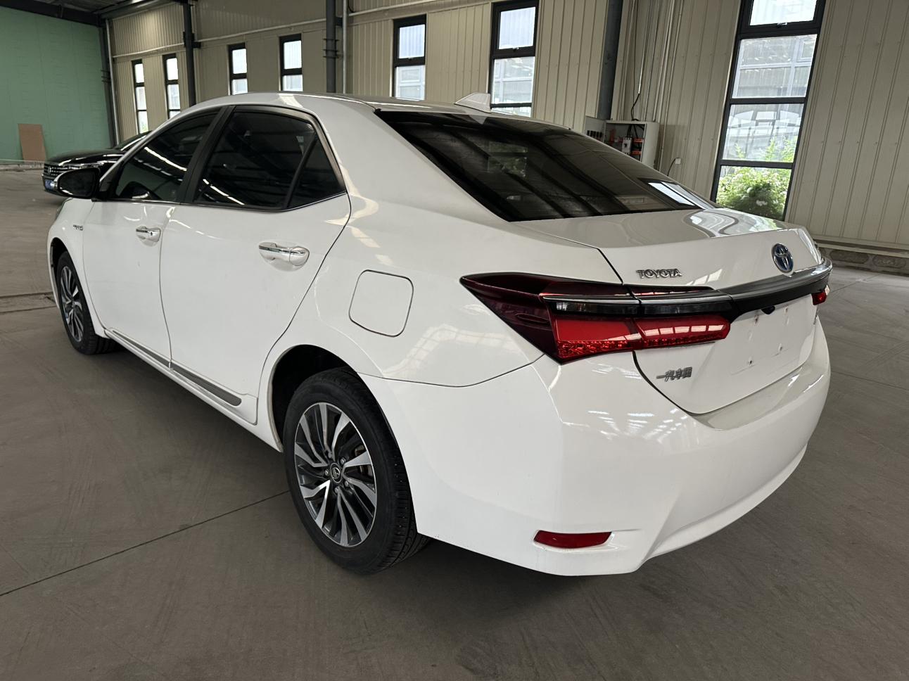 Corolla 2017 Facelift Dual Engine 1.8L E‑CVT Leading Edition