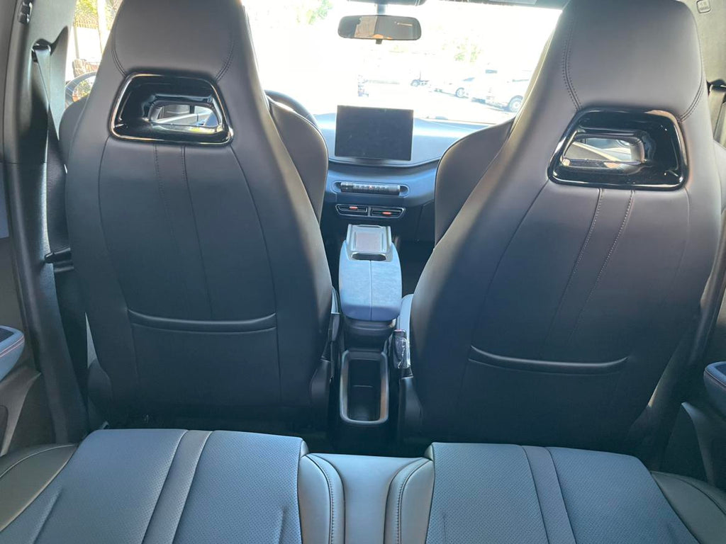 Seagull 2025 Model 305KM Freedom Edition