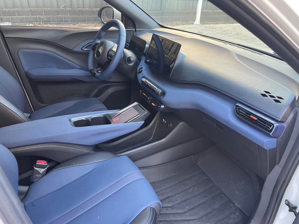 Seagull 2025 Model 305KM Freedom Edition