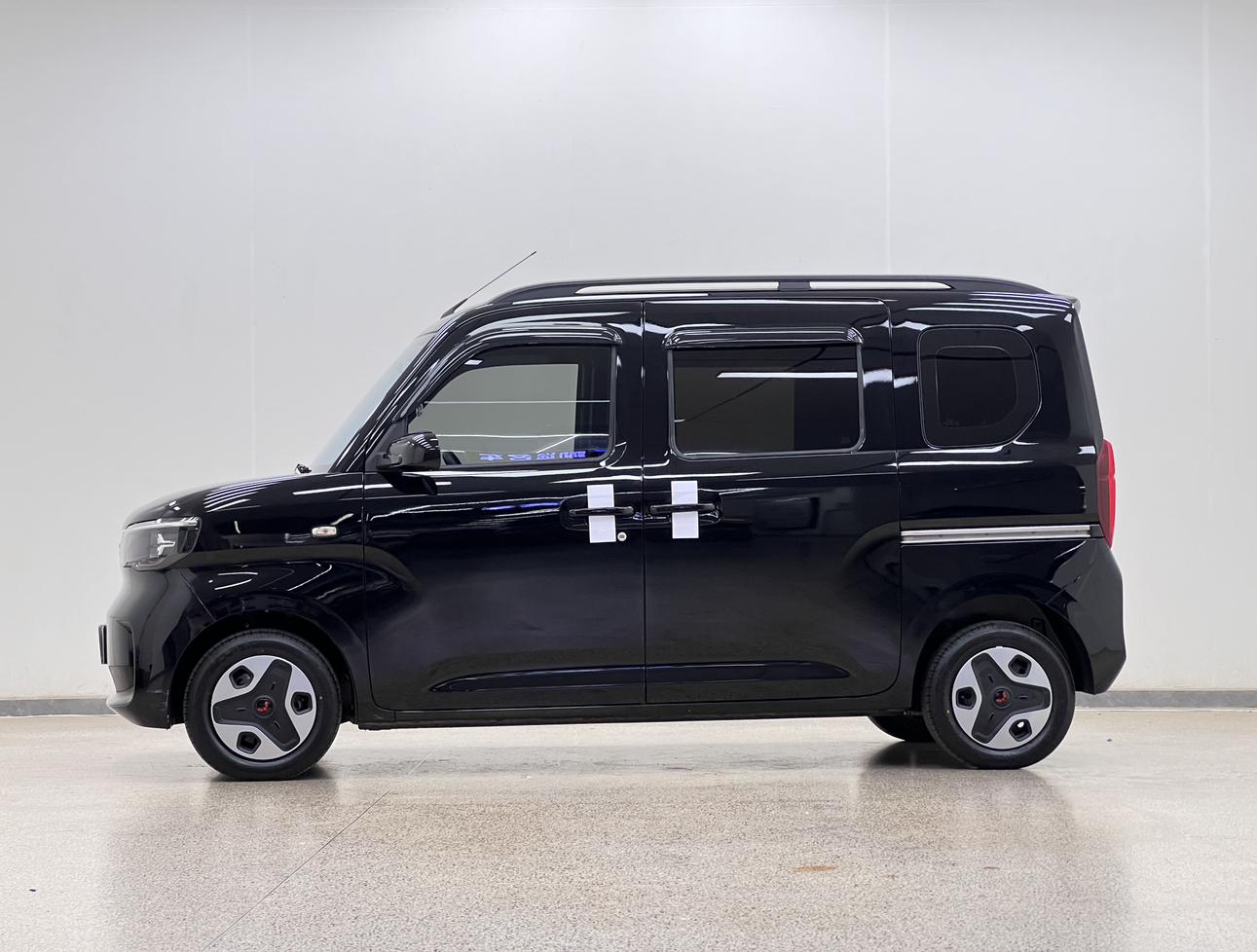 Wuling Zhiguang EV 2025 Model, Entry Version