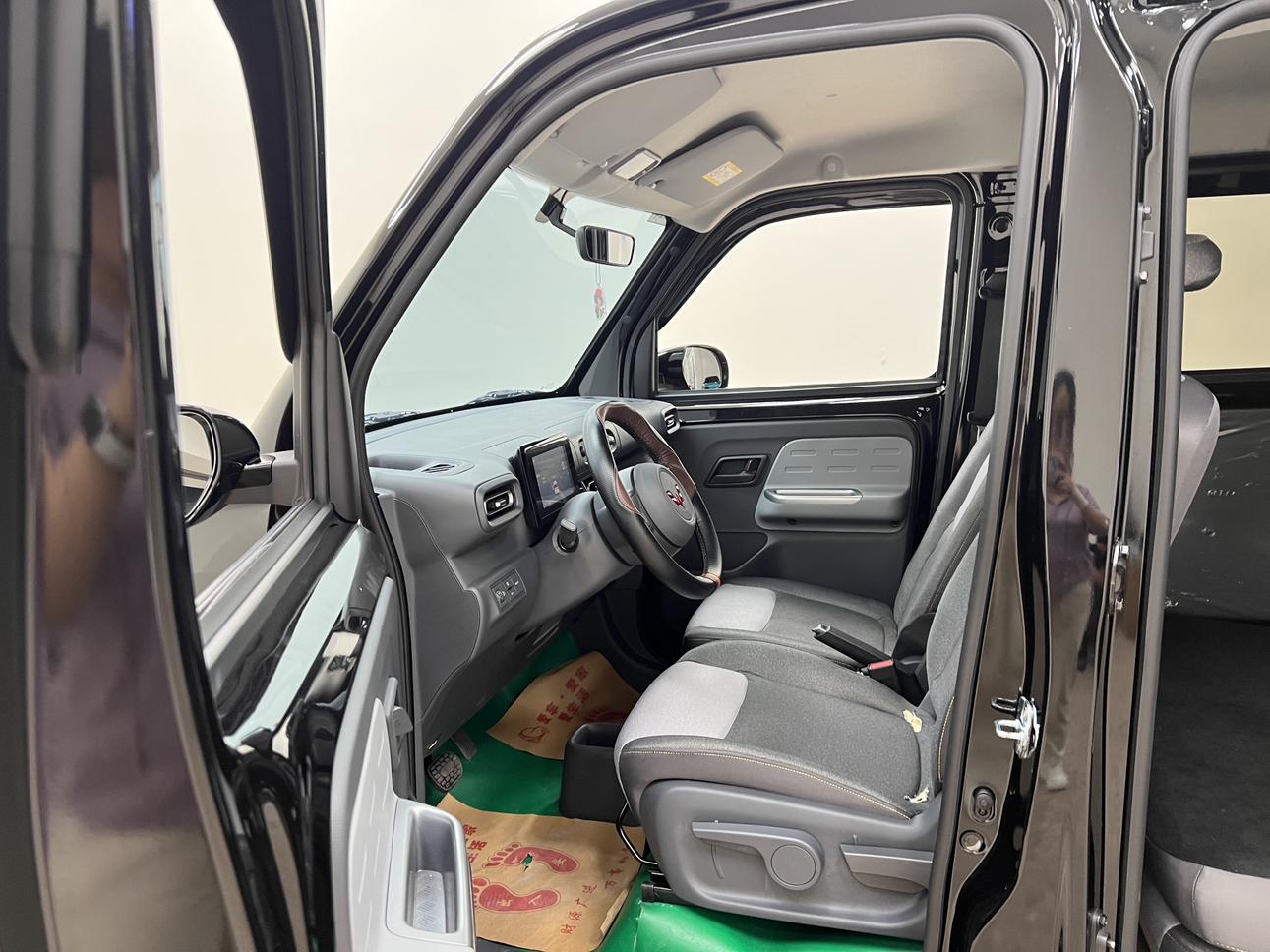 Wuling Zhiguang EV 2025 Model, Entry Version
