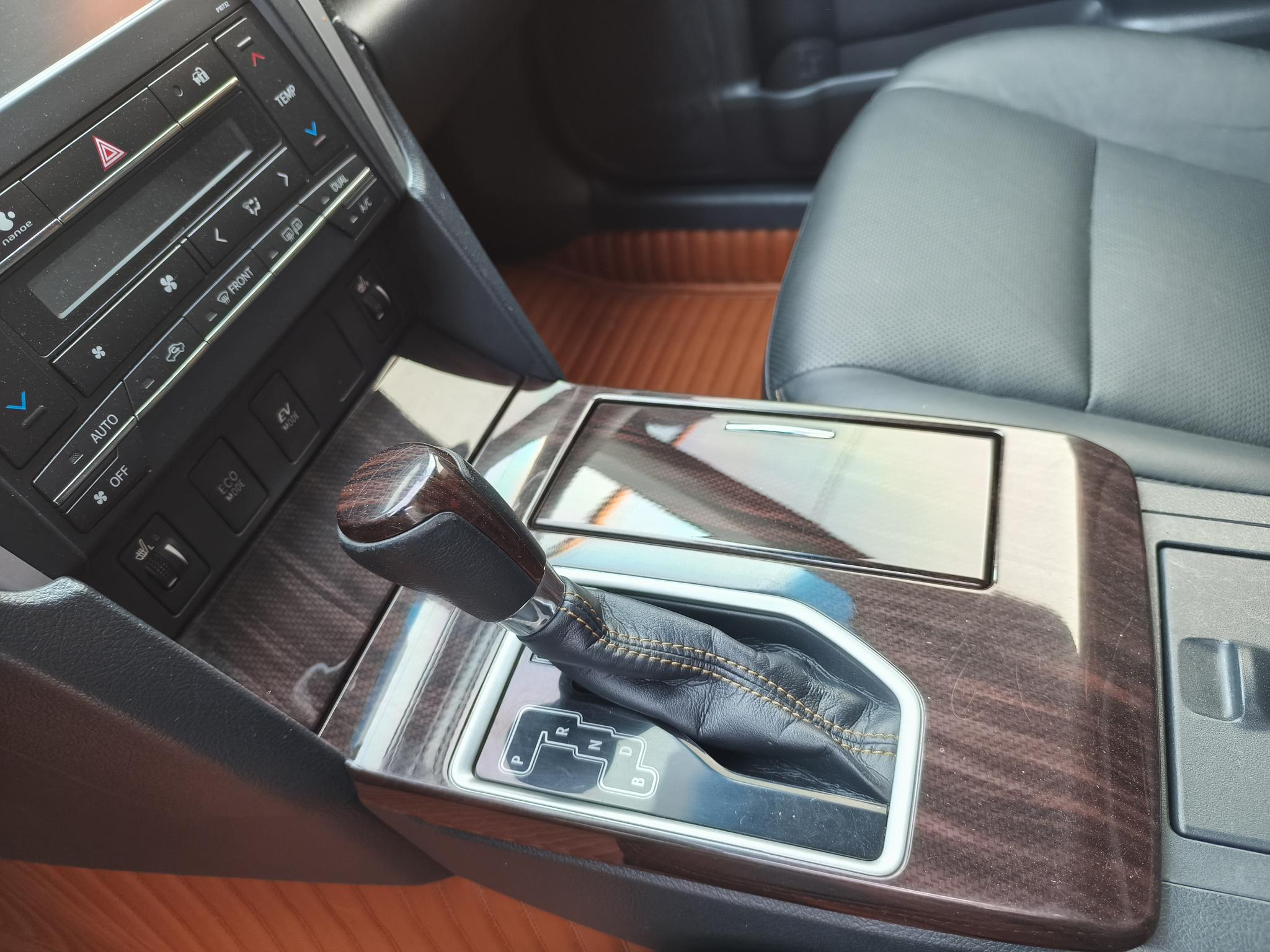 2018 Camry Dual Engine 2.5HG 10th Anniversary Luxury Navigation Edition