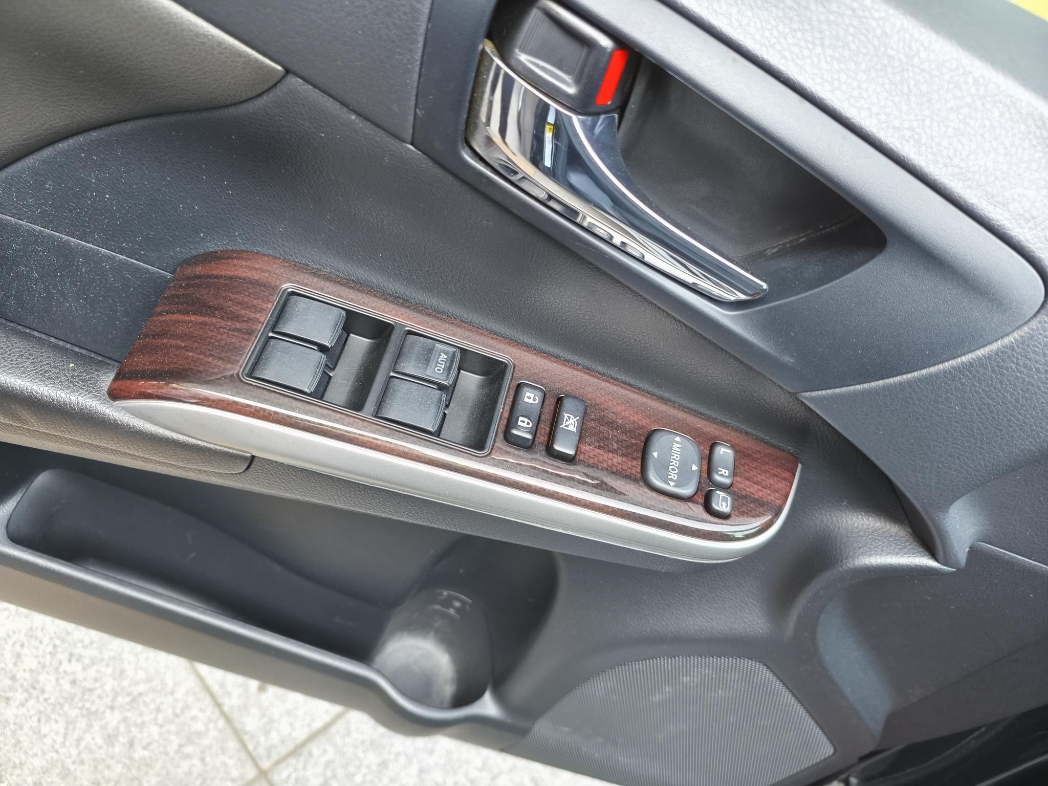 2018 Camry Dual Engine 2.5HG 10th Anniversary Luxury Navigation Edition